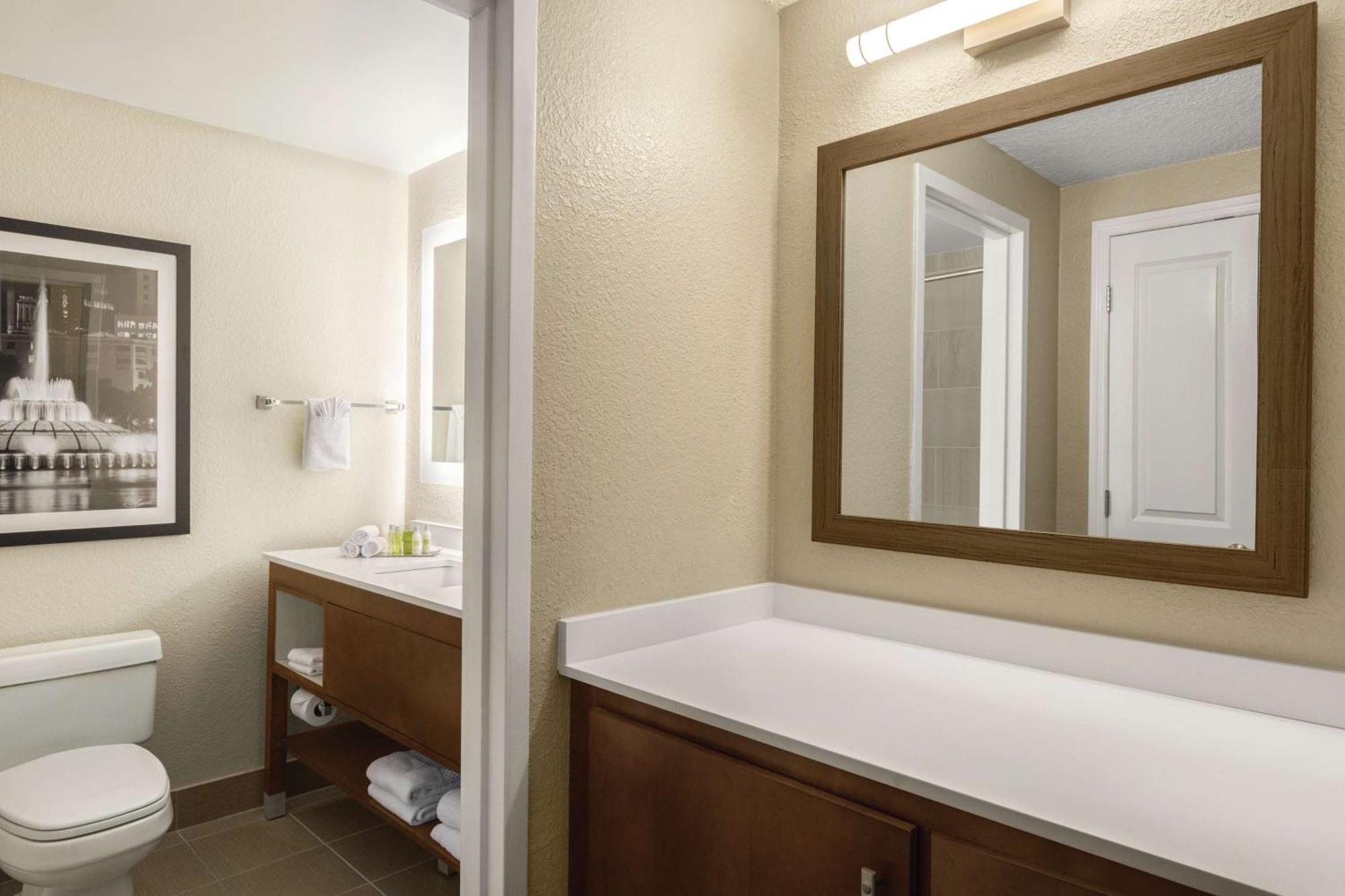 Doubletree By Hilton Downtown 4*